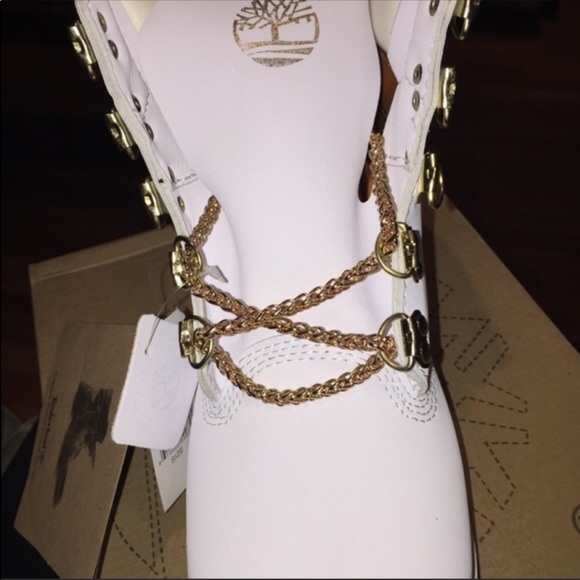 White and gold chain timbs - Picture 2 of 3
